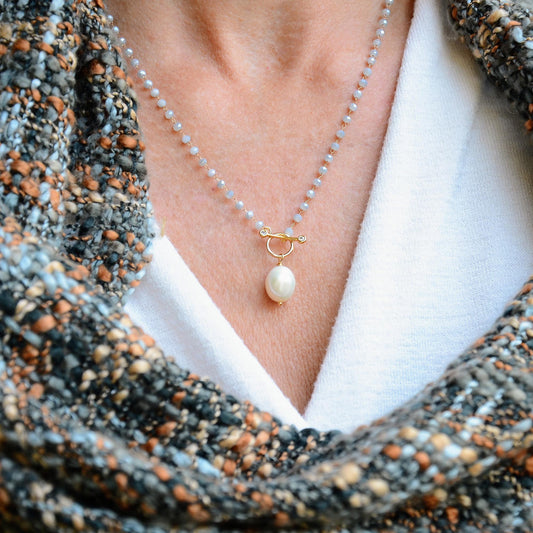 Irene - Petite Gold-Tone Chain, Crystals and Freshwater Pearl Necklace