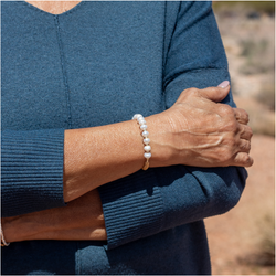 Victoria - Gold-Tone Chain and Freshwater Pearl Bracelet