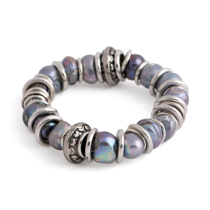 Madeira - Freshwater pearl stretch bracelet with charm (Dark grey pearls)