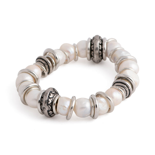 Madeira - Freshwater pearl stretch bracelet with charm (White pearls)