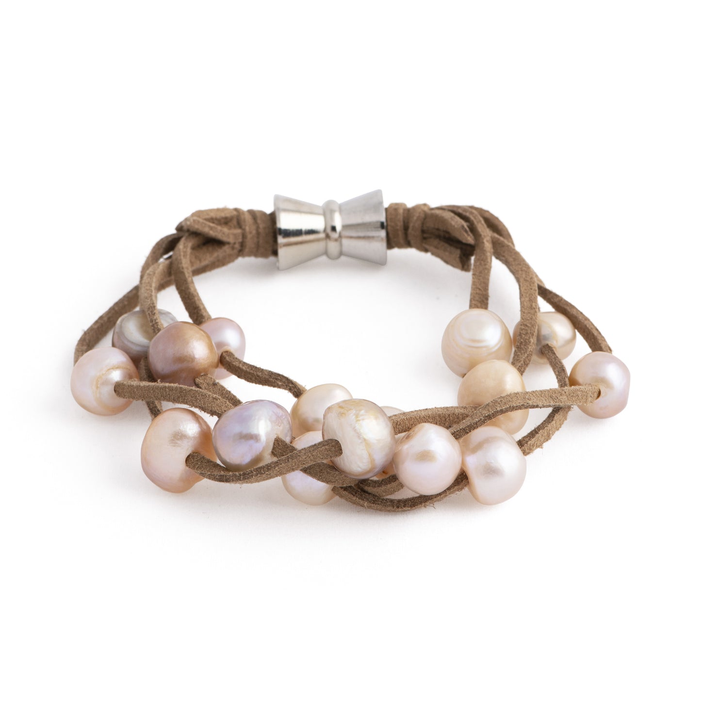 Bengal - Suede multi-layer bracelet with freshwater pearls and magnetic clasp (Tan suede, natural pearls)