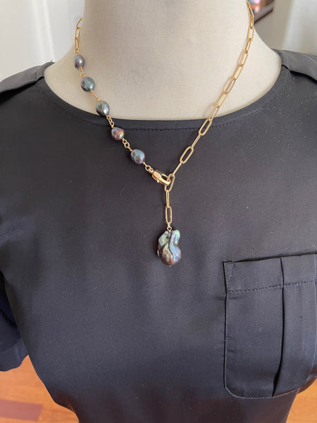 Amanda Necklace (Lifestyle - Dark Grey Pearl)