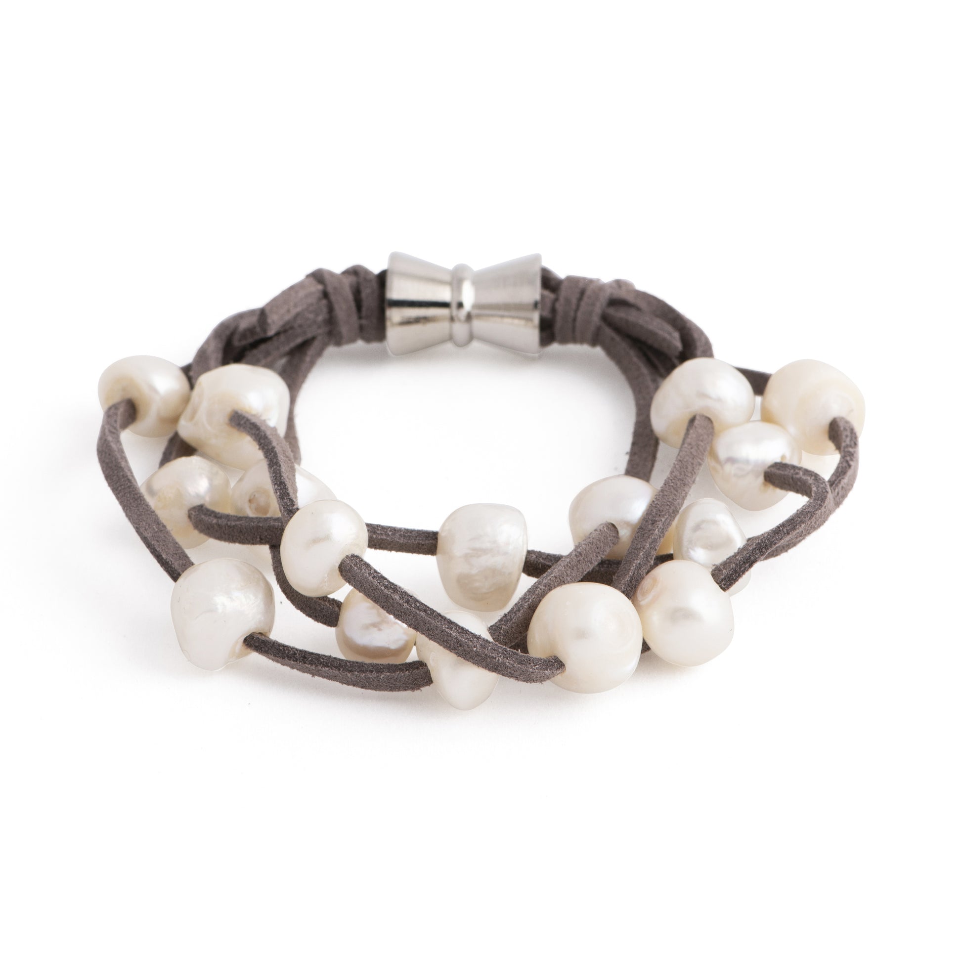 Bengal - Suede multi-layer bracelet with freshwater pearls and magnetic clasp (Dark grey suede, white pearls)
