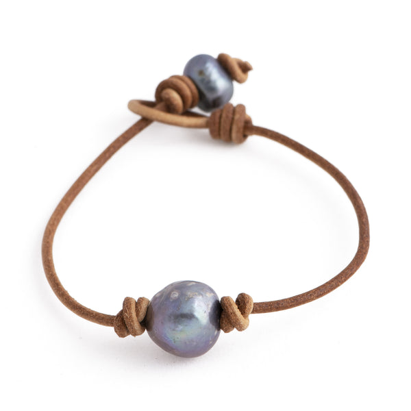 Tigris - Leather and pearl bracelet (Dark grey pearl)