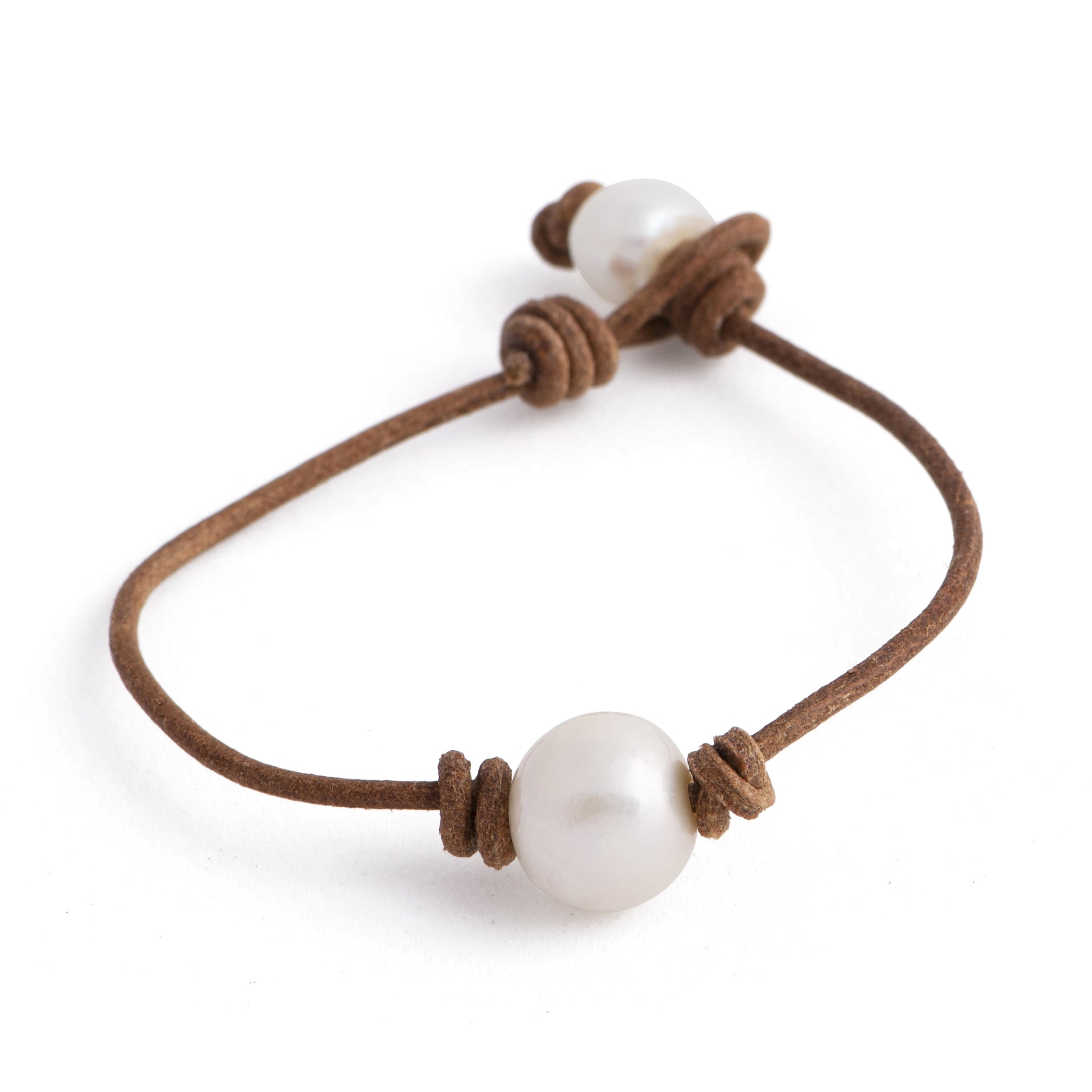 Freshwater Pearl & Knotted Leather Bracelet Kit (Cream pearls