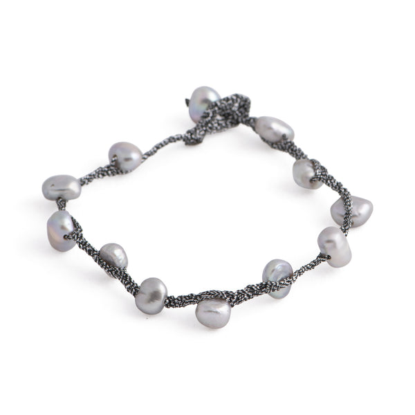 Rhine - String freshwater pearl bracelet (Dark grey string, silver pearls)