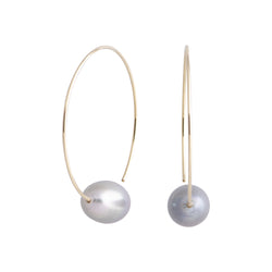Kiana - Gold hoop with pearl earrings (Silver pearls)