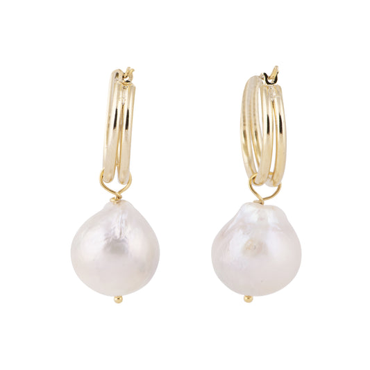 Hydra - Gold clasp earrings with baroque pearl (White pearls)