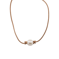 Lorena - Freshwater Pearl Leather Necklace