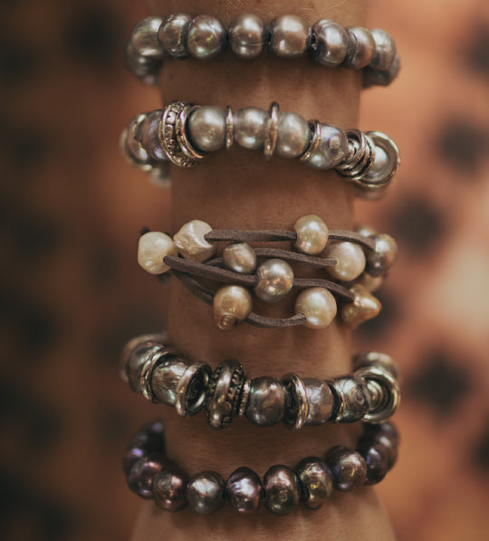Madeira - Freshwater pearl stretch bracelet with charm (Wrist #2)