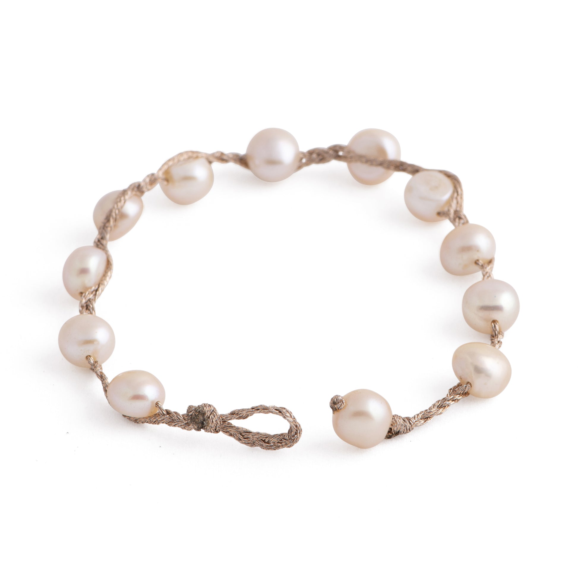 Rhine - String freshwater pearl bracelet (Tan string, apricot pearls - Clasp, front)