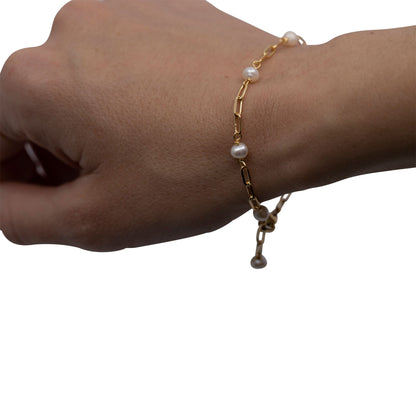 Thames - Gold-Tone Petite Paperclip Freshwater Pearl Bracelet